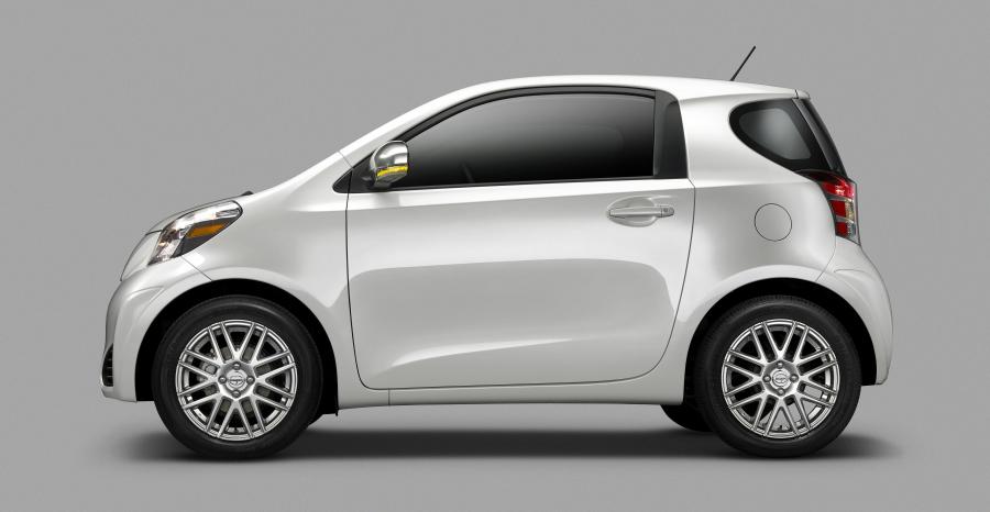  Scion iQ 2011 года  (фото 26 из 42)